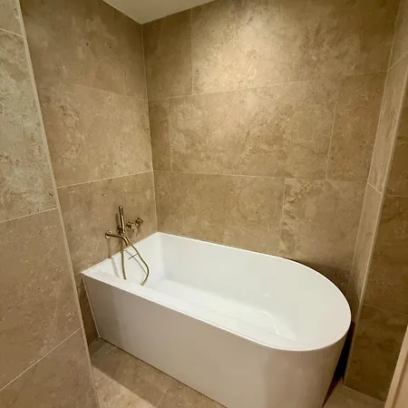 2 Jacuzzi Terrasse 그리모