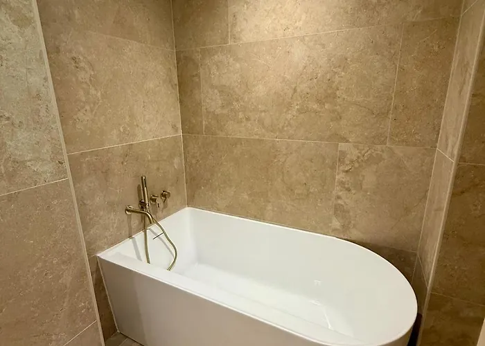 2 Jacuzzi Terrasse غريمو